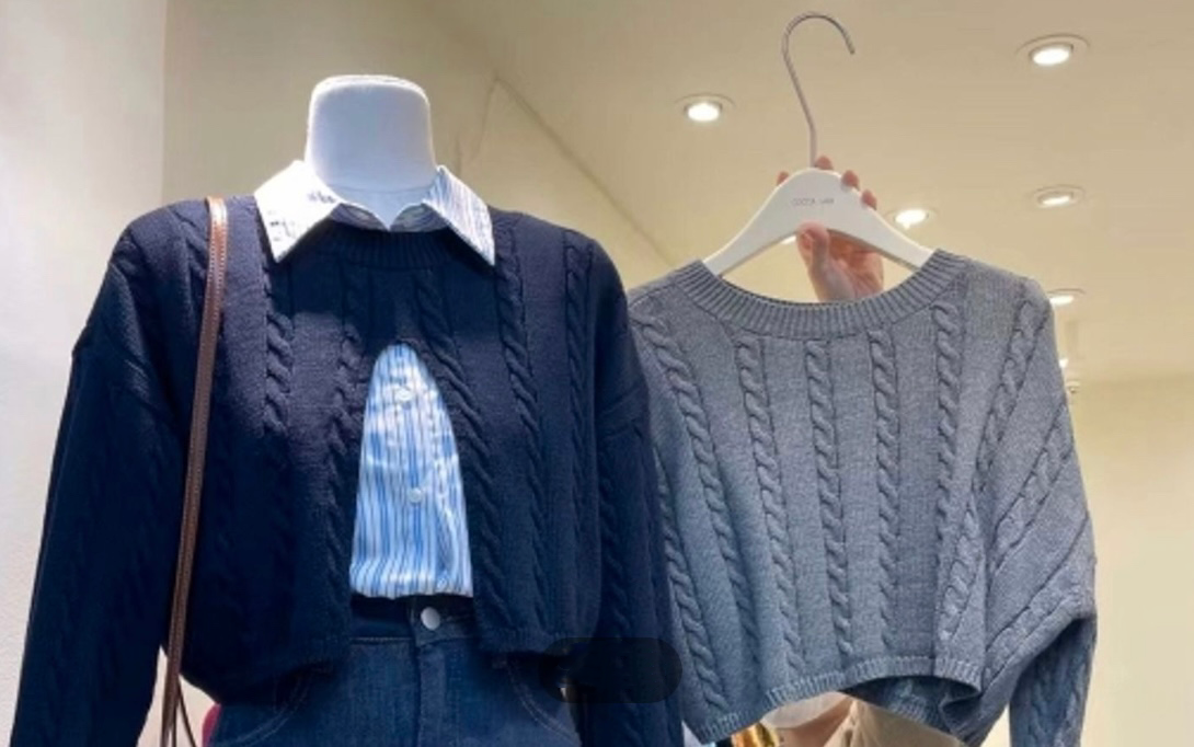 正反兩穿!! 短版Split海軍藍針織上衣