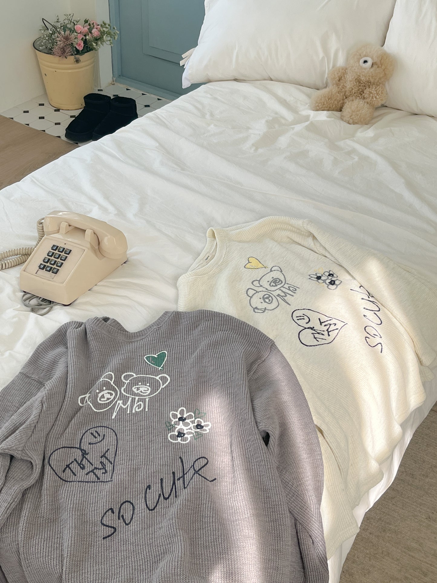 矇是你嗎?!小孩手繪塗鴉風寬鬆薄針織上衣