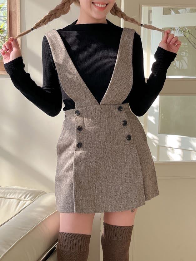 V吊帶學院風連身短褲