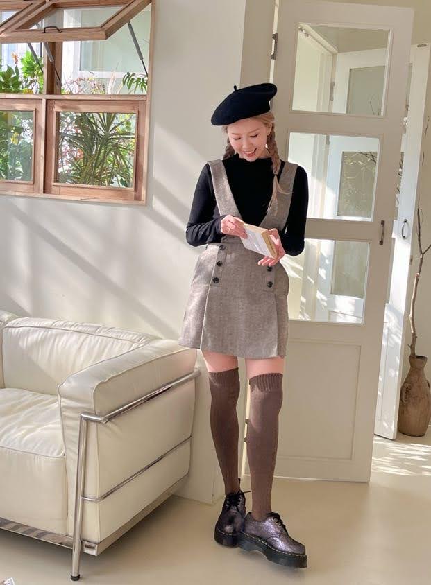 V吊帶學院風連身短褲